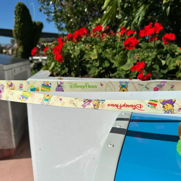 Disney Parks Easter Winnie the Pooh & Piglet Popcorn Bucket - NEW - IN HAND - Picture 6 of 6